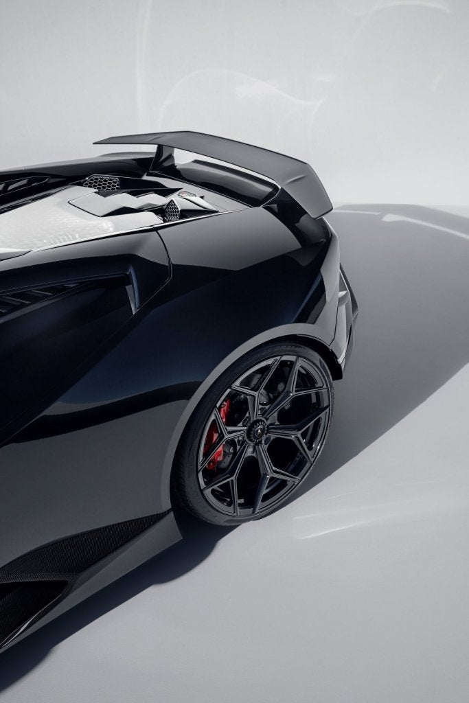 Lamborghini Huracan Tecnica, yhteydenotot powercarfinland@gmail.com