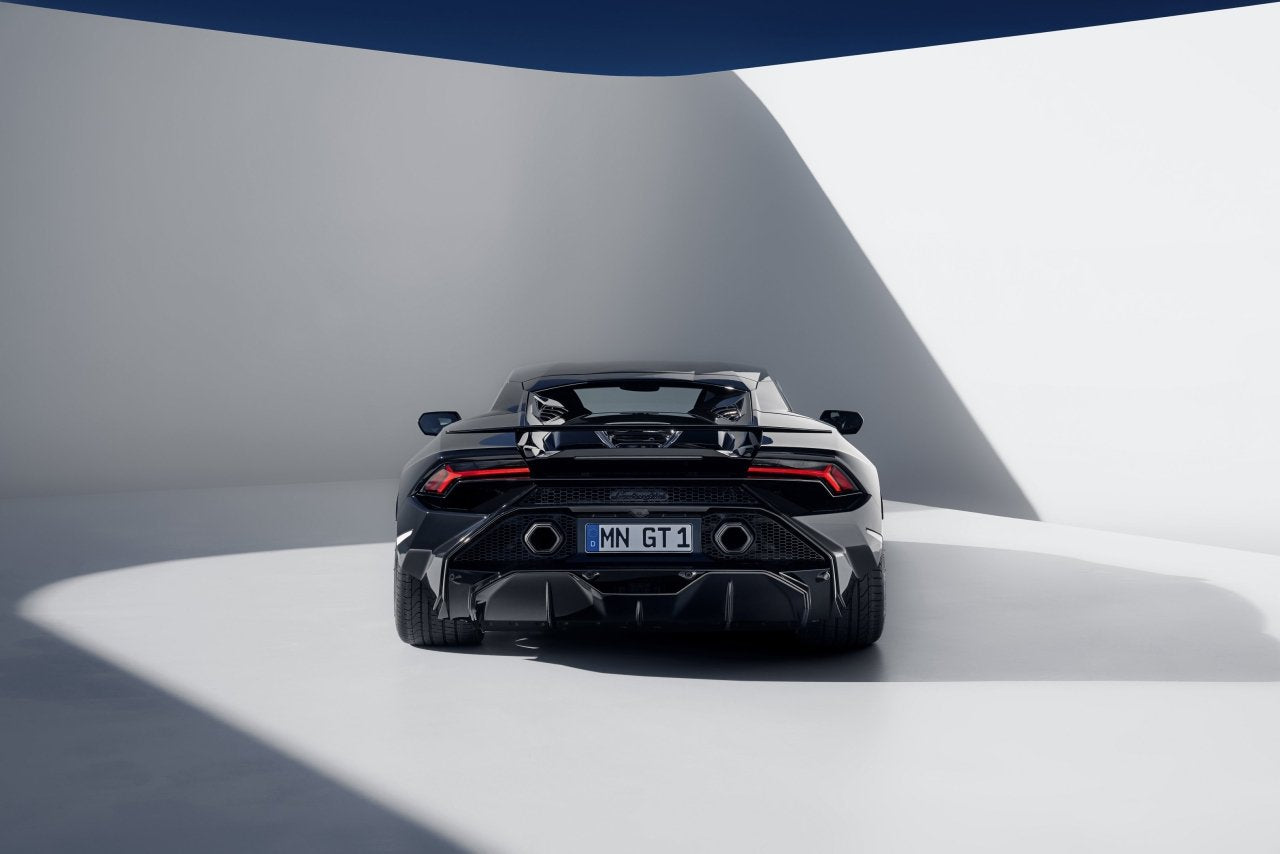 Lamborghini Huracan Tecnica, yhteydenotot powercarfinland@gmail.com