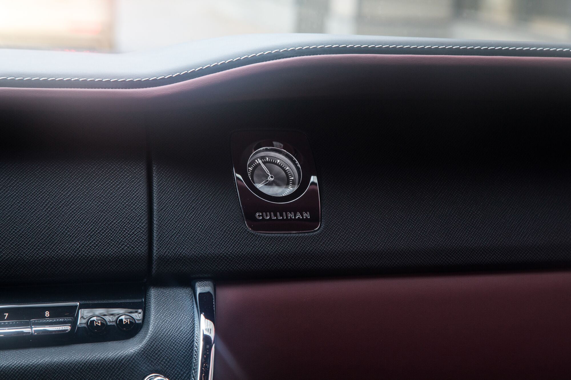 ROLLS ROYCE CULLINAN RCR_1492 PERUSAJONEUVO