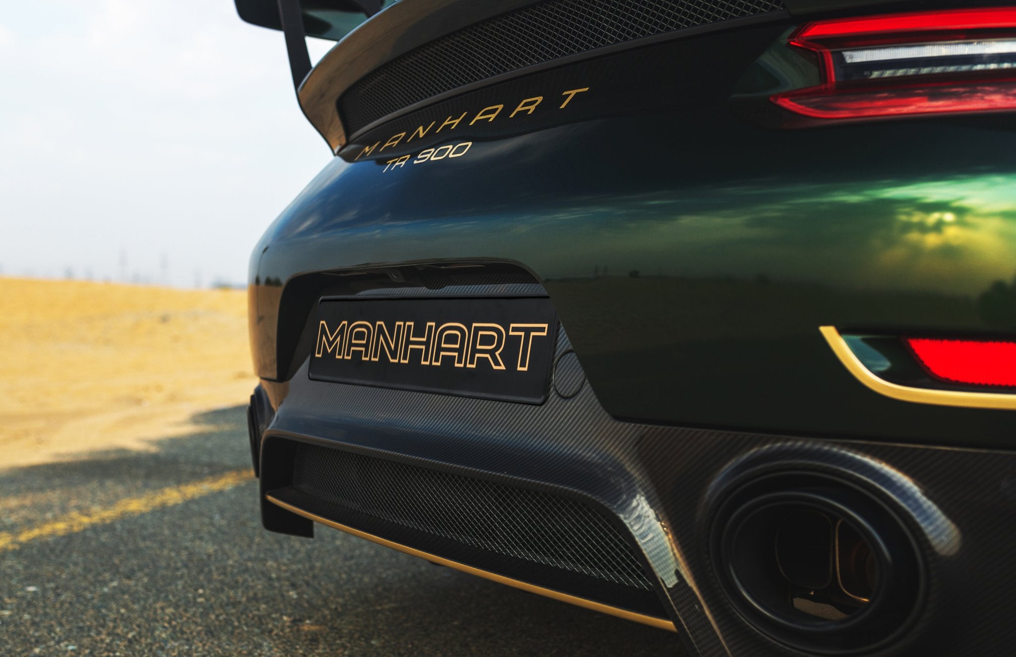 MANHART TR 900 945 HP SUPER SPORTS CAR BASED ON PORSCHE 991 GT2 RS