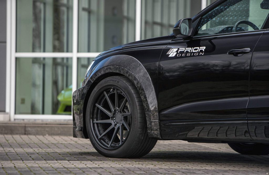 XL laajarunkosarja Audi Q8:lle J215