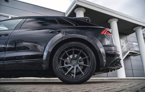 XL laajarunkosarja Audi Q8:lle J215