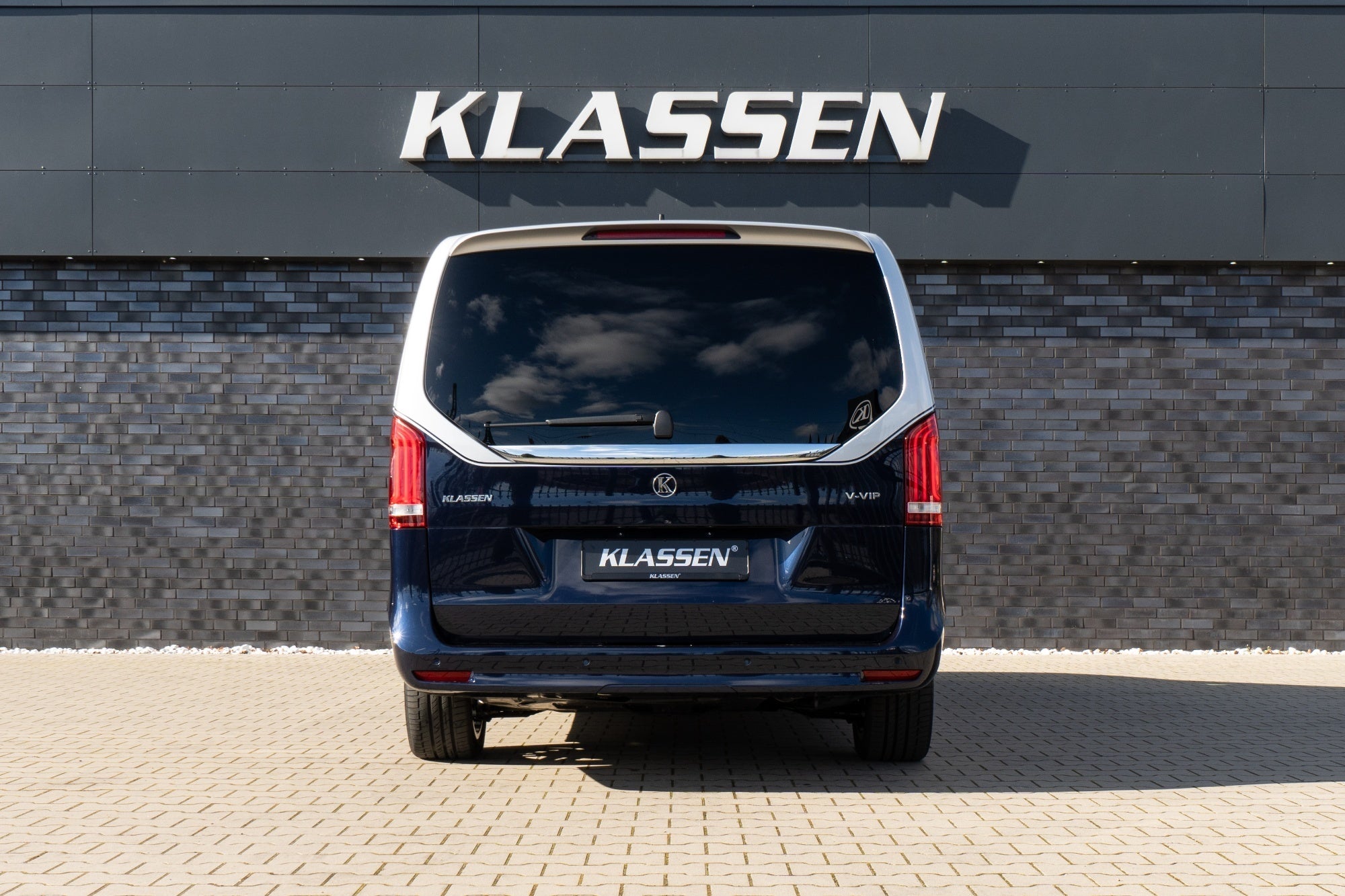 YLELLINEN PAKETTIAUTON MVV_1591