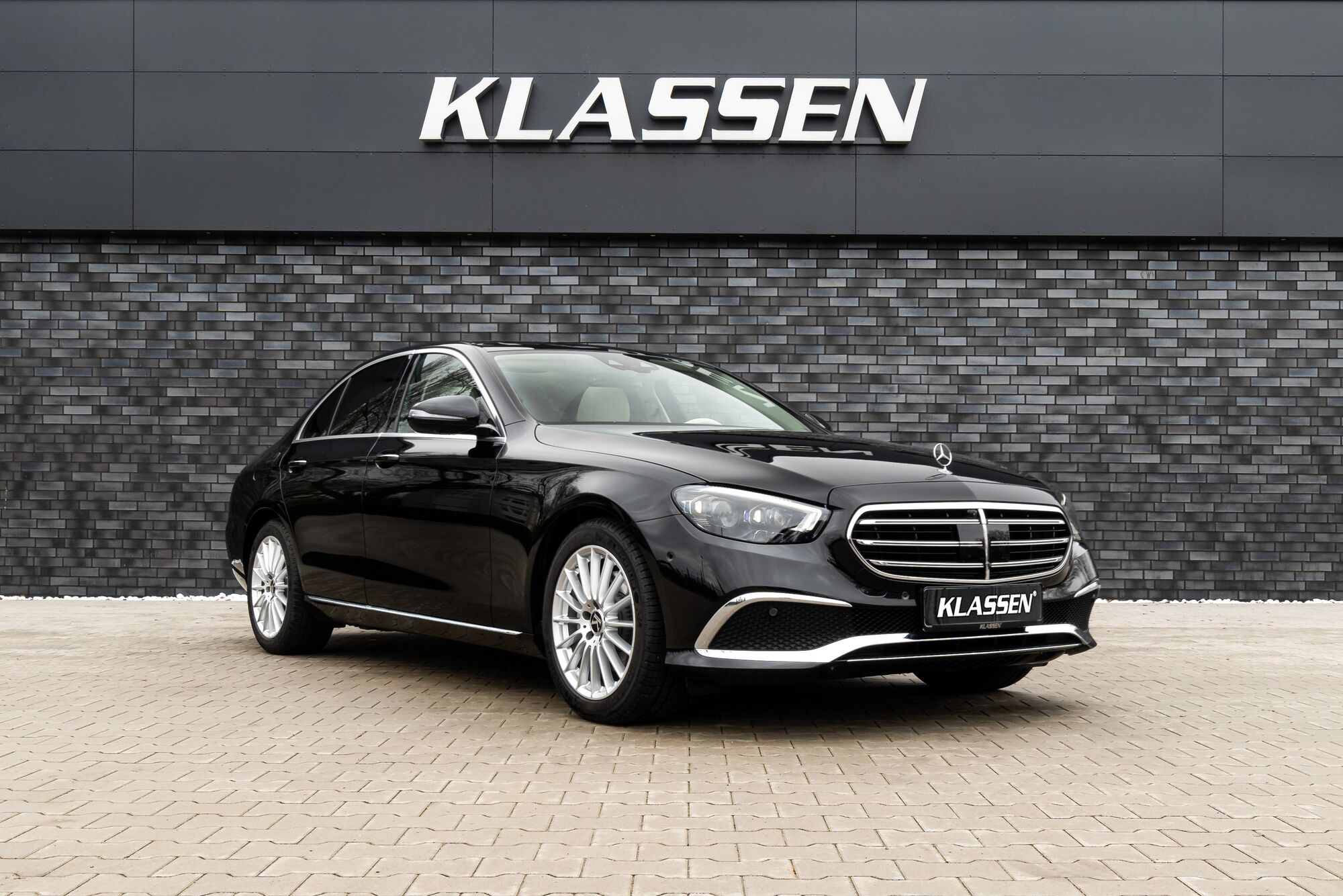 MERCEDES - BENZ E220D